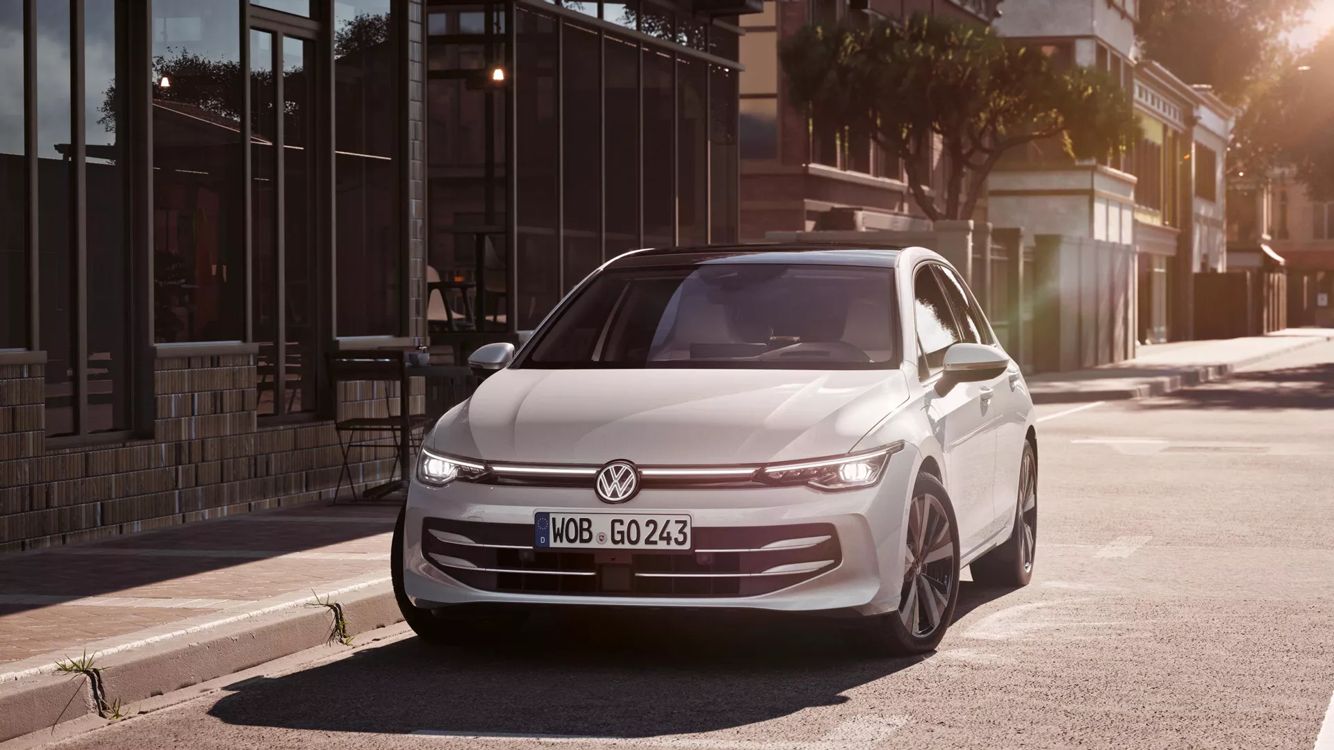 GL6287_Golf_exterior_IQ-Light_front_view_16-91